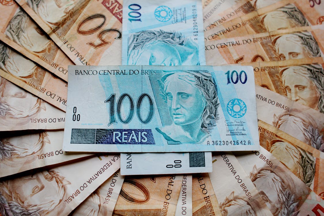 Dinheiro auxílio brasil